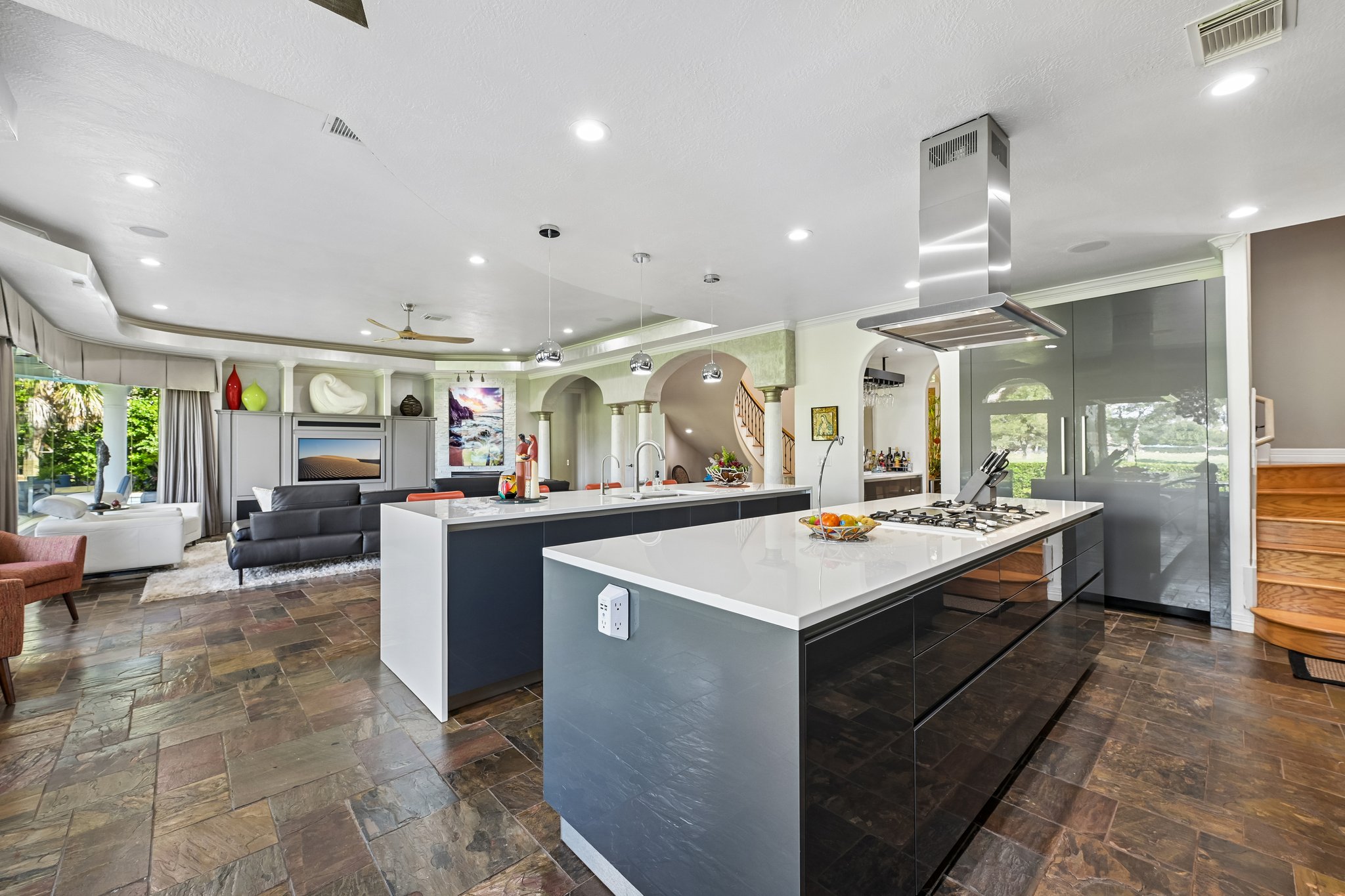 Farrell Ridge Dr-S1210-024.jpg