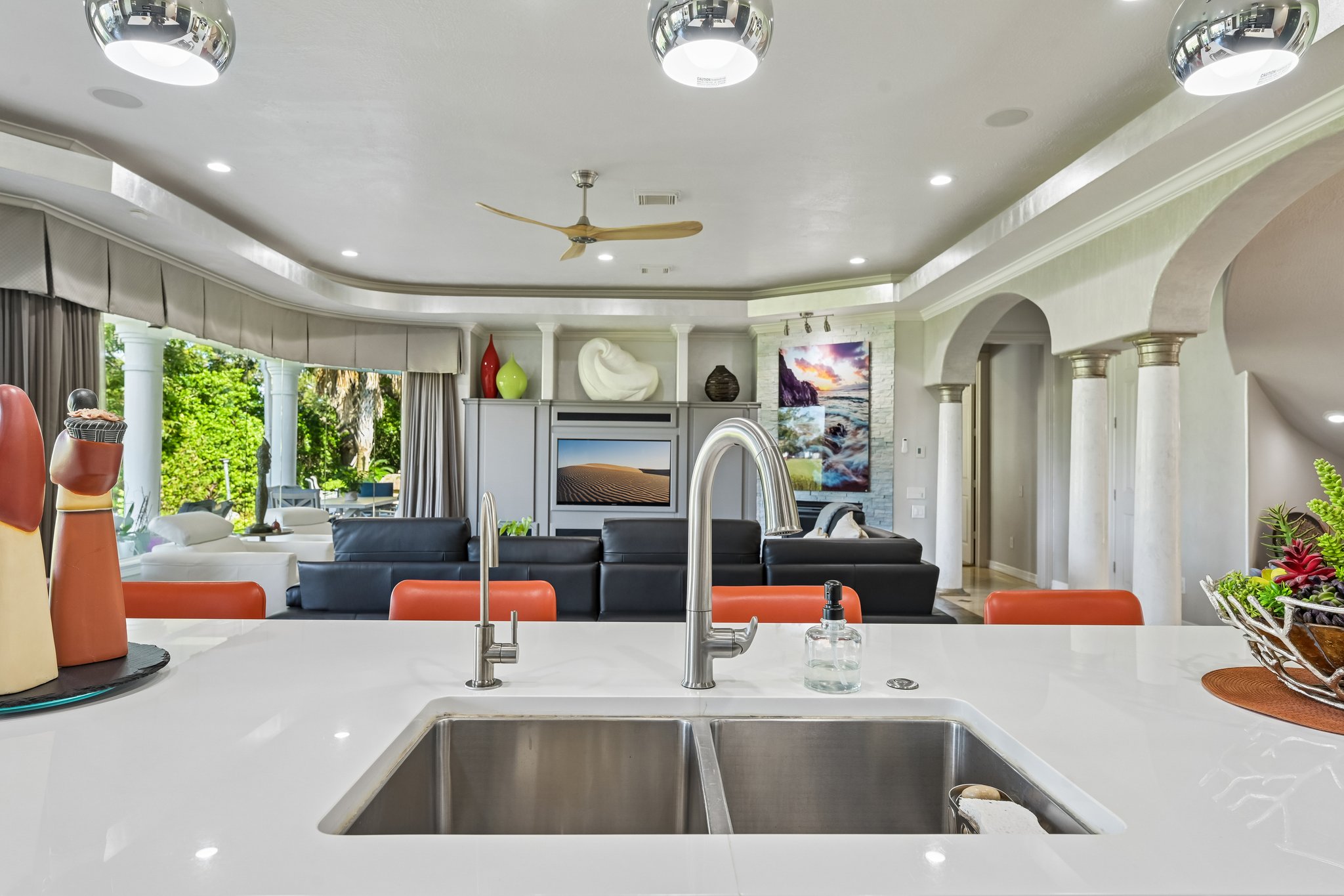 Farrell Ridge Dr-S1210-030.jpg