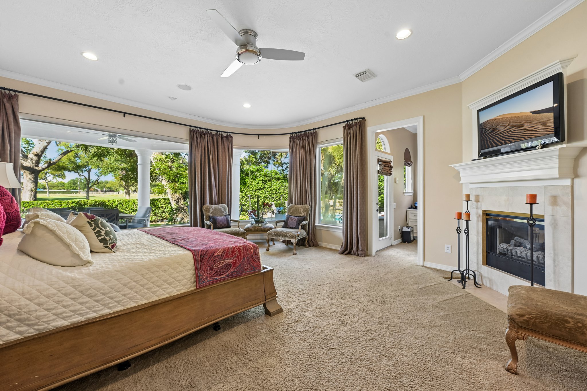 Farrell Ridge Dr-S1210-034.jpg