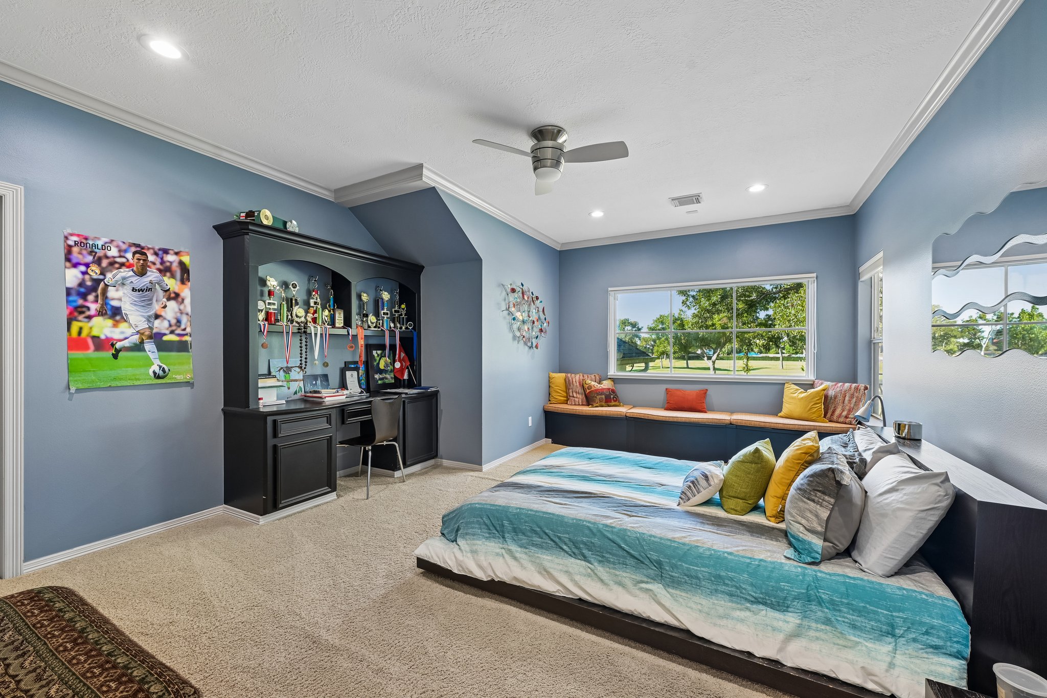 Farrell Ridge Dr-S1210-048.jpg