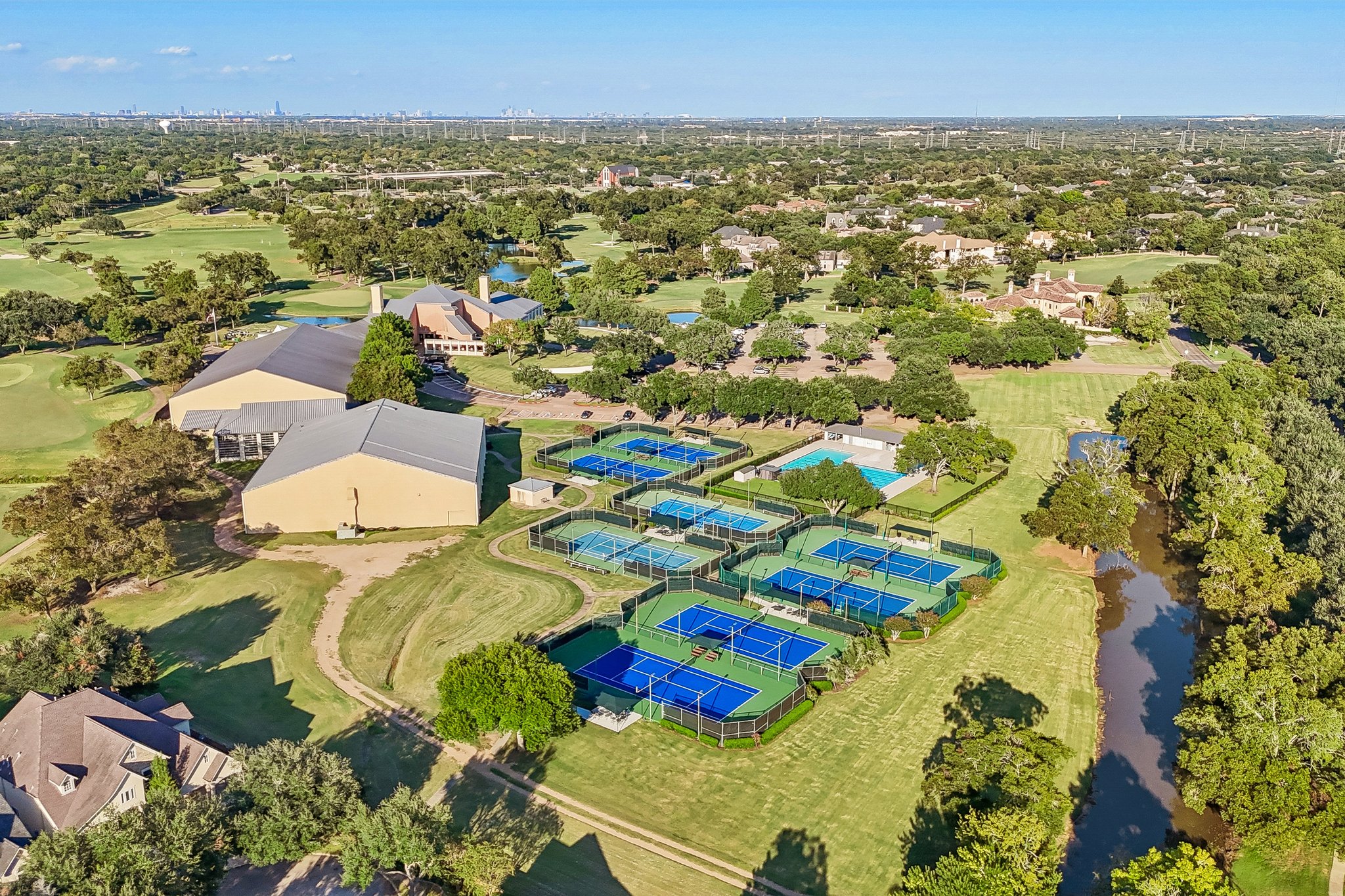 Farrell Ridge Dr-1210-907.jpg