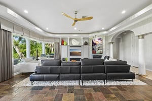 Farrell Ridge Dr-S1210-014.jpg
