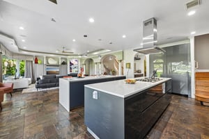 Farrell Ridge Dr-S1210-024.jpg