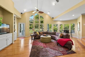 Farrell Ridge Dr-S1210-045.jpg