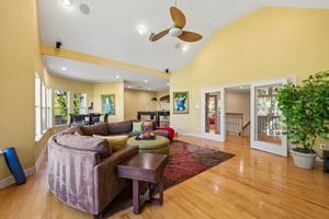 Farrell Ridge Dr-S1210-047.jpg