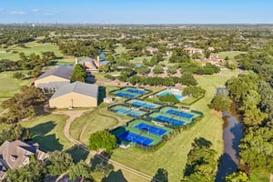 Farrell Ridge Dr-1210-907.jpg