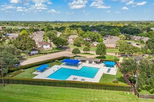 Farrell Ridge Dr-1210-913.jpg