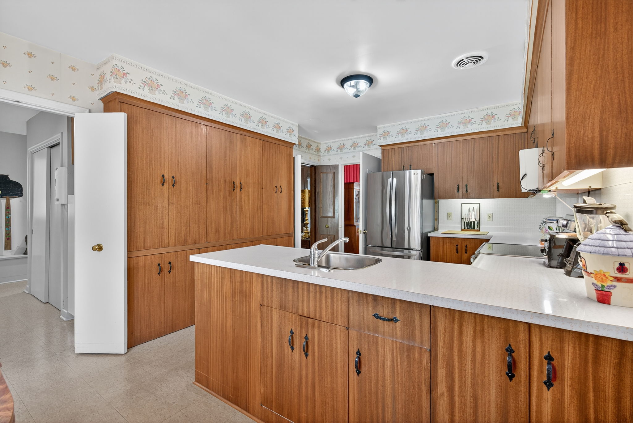 6 Gerald St Toronto, ON M2L 2M5