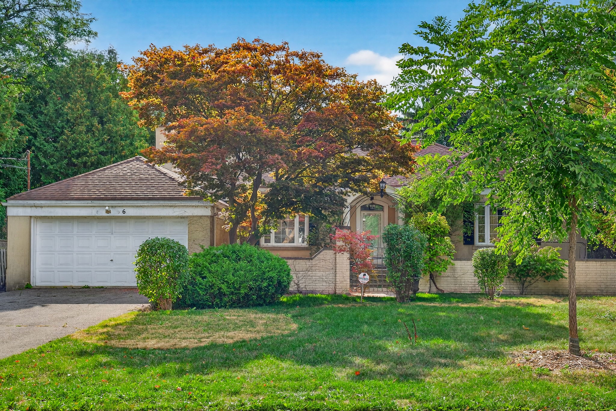 6 Gerald St Toronto, ON M2L 2M5