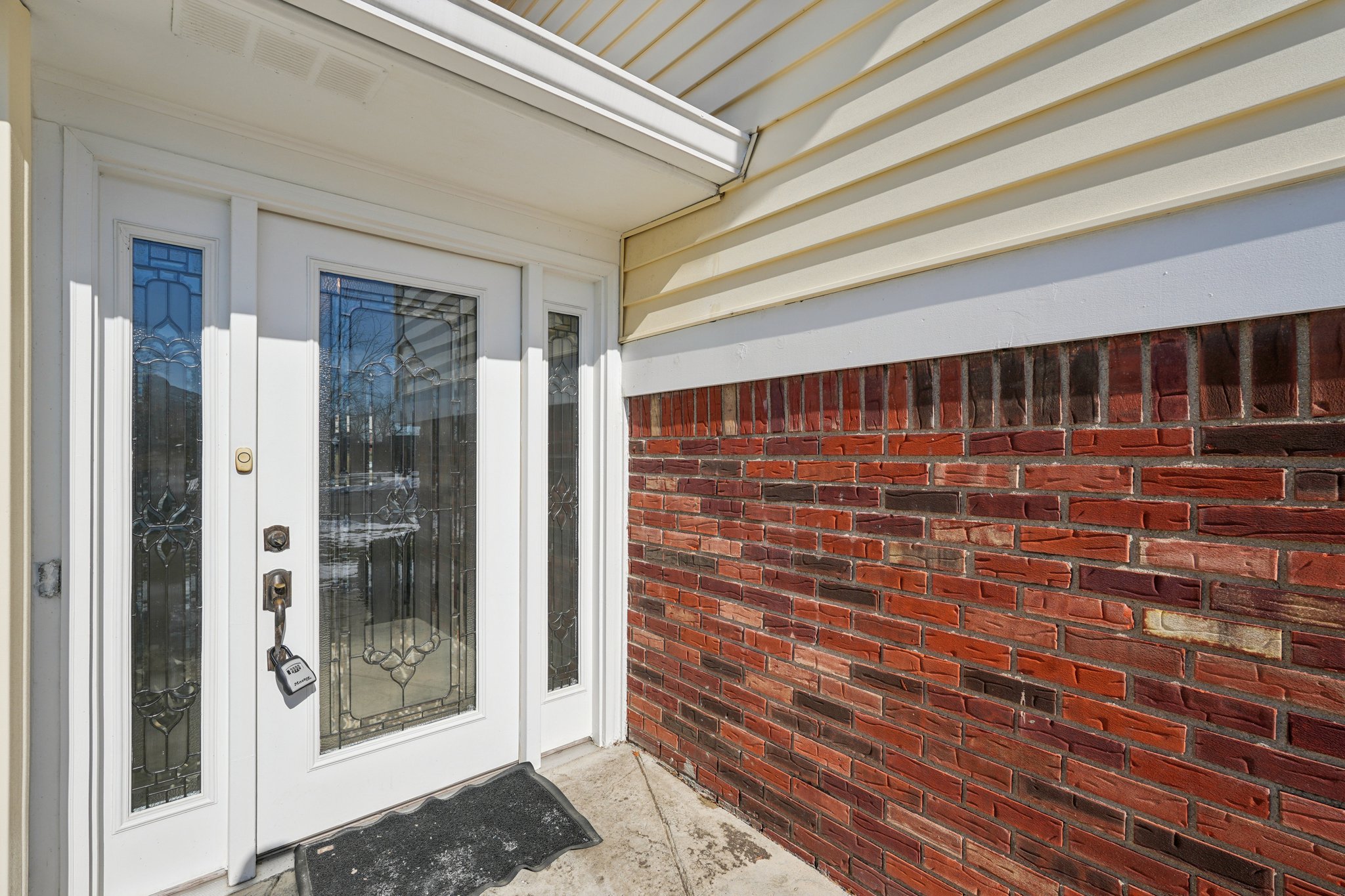 Greyhound Cir-S1202-004.jpg