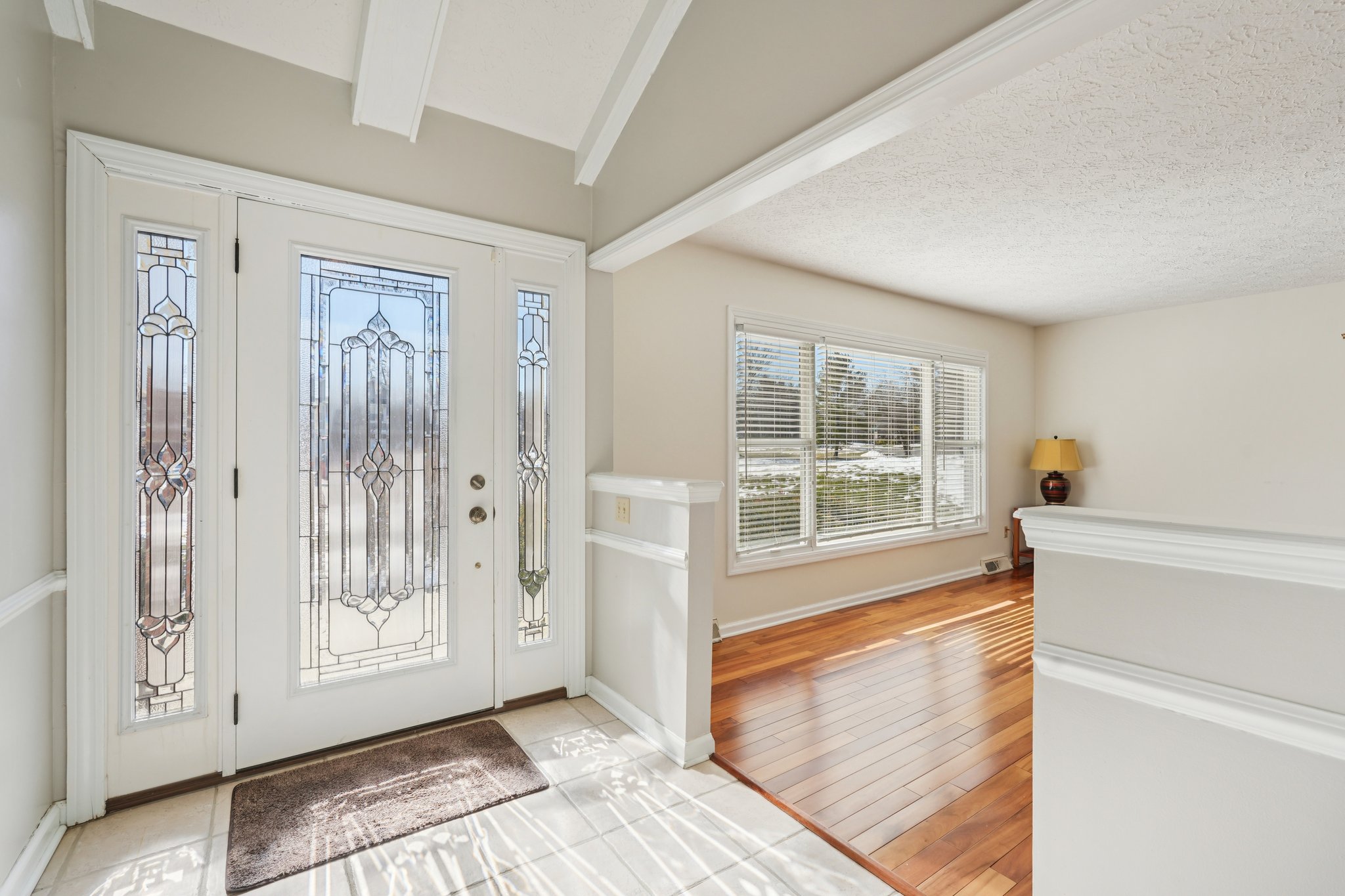 Greyhound Cir-S1202-005.jpg