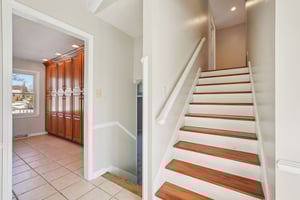 Greyhound Cir-S1202-022.jpg