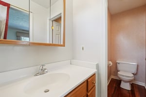 Greyhound Cir-S1202-038.jpg