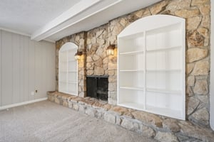 Greyhound Cir-S1202-050.jpg