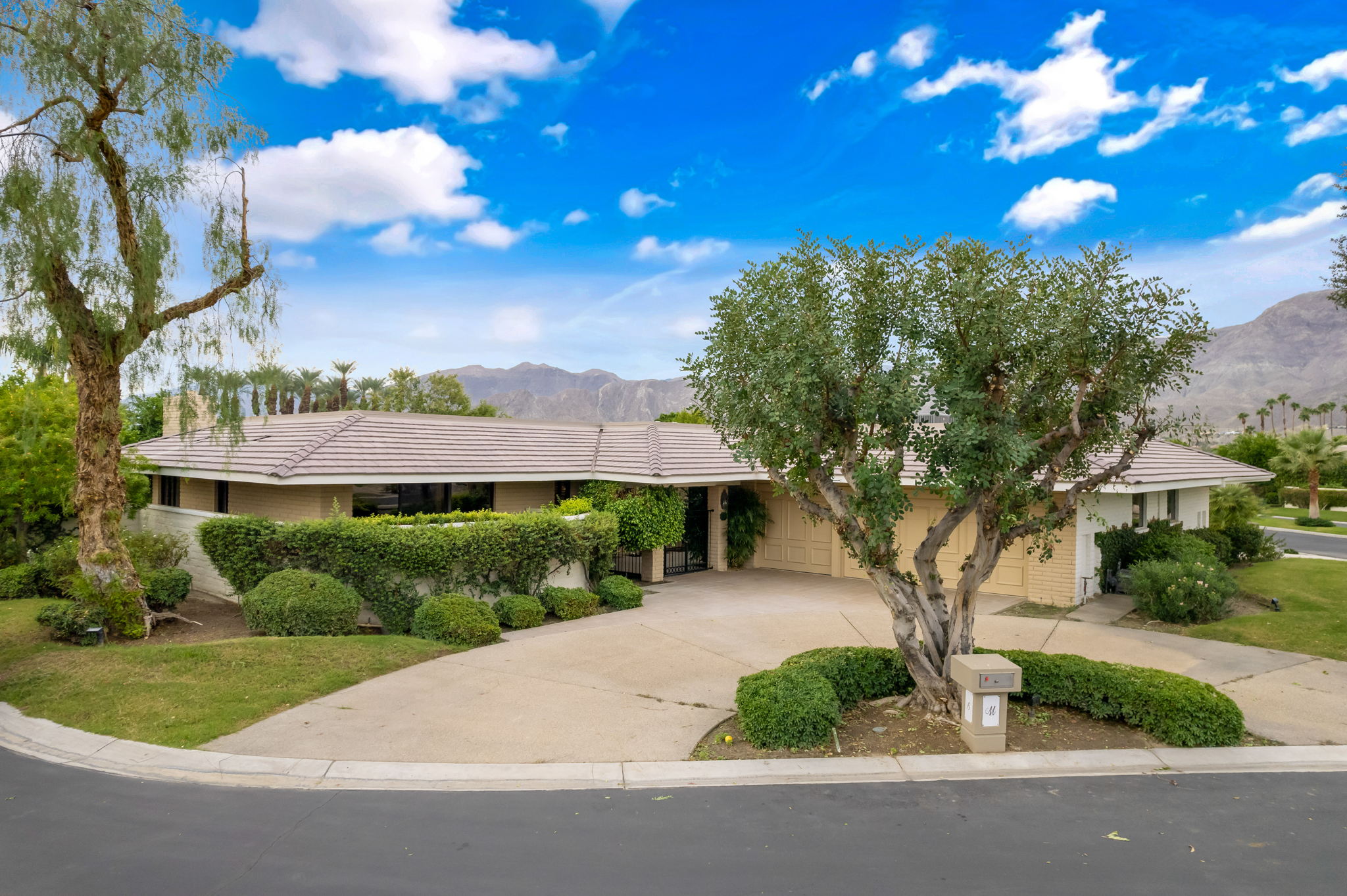 6 Hamlet Ct, Rancho Mirage, CA 92270, USA Photo 2