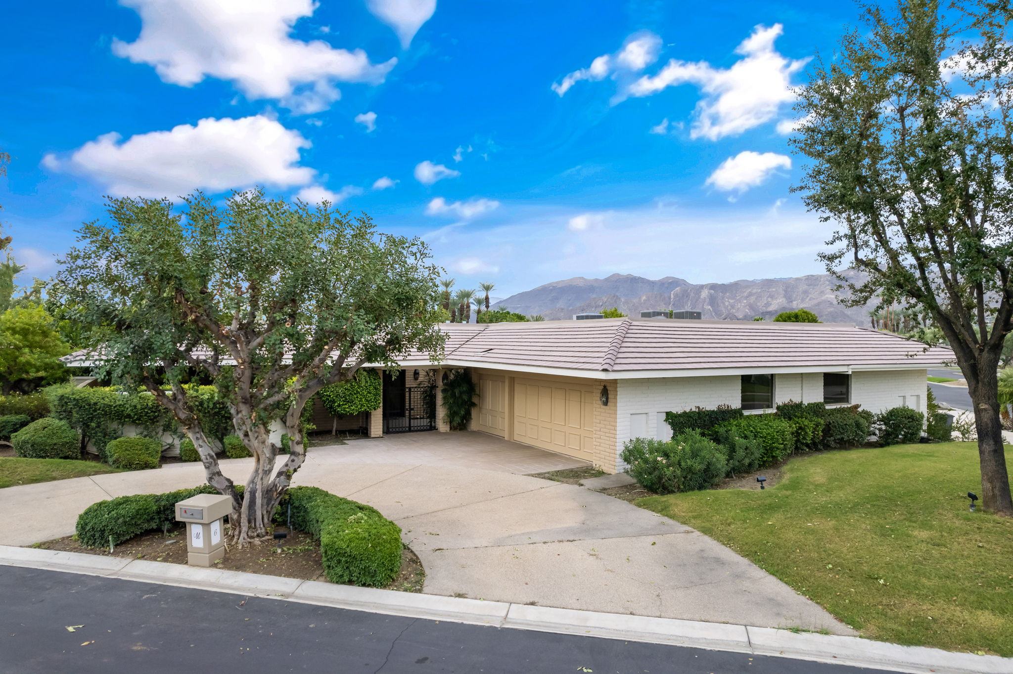 6 Hamlet Ct, Rancho Mirage, CA 92270, USA Photo 1