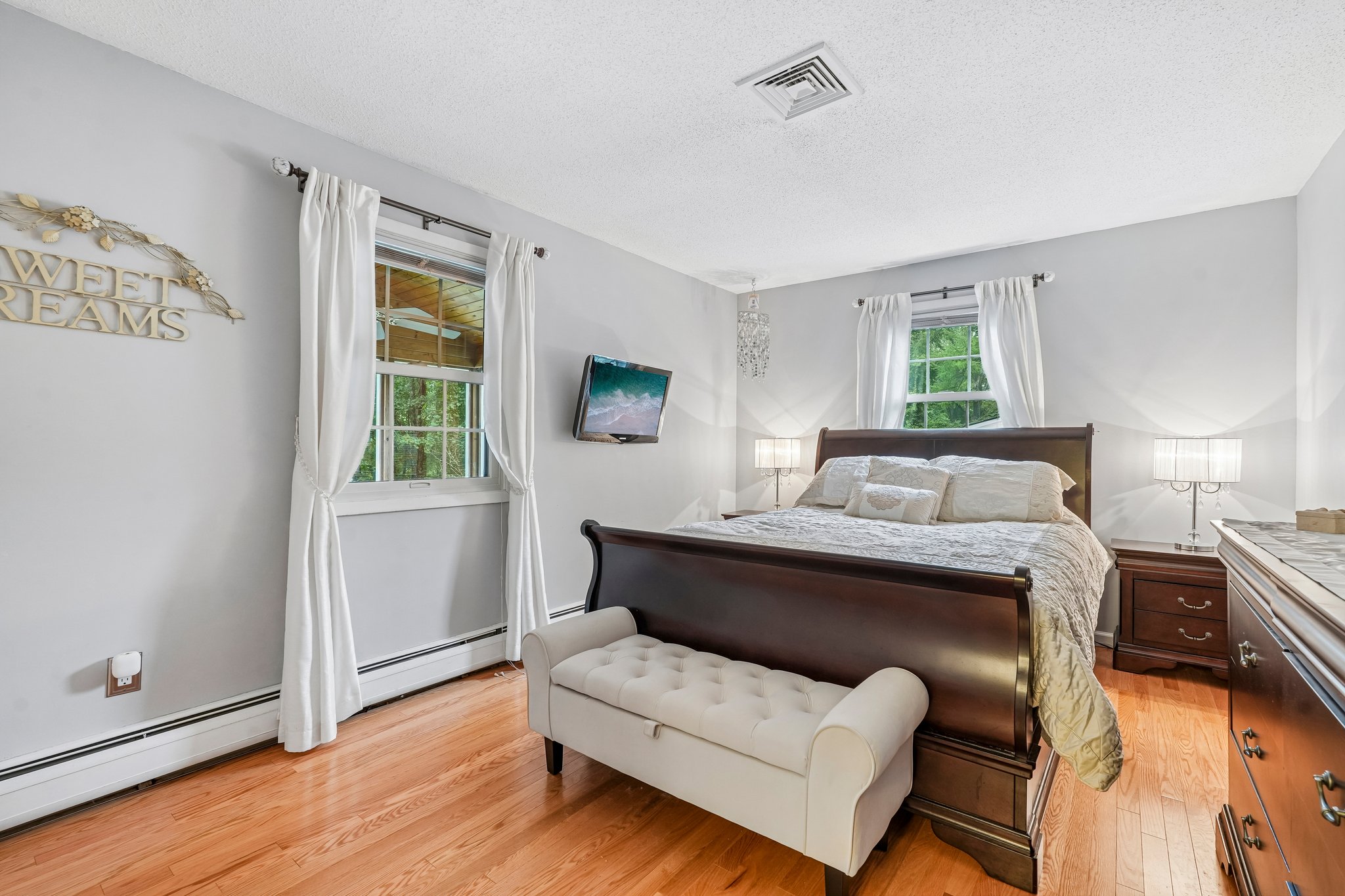 Hillcrest Rd-S1809-029.jpg