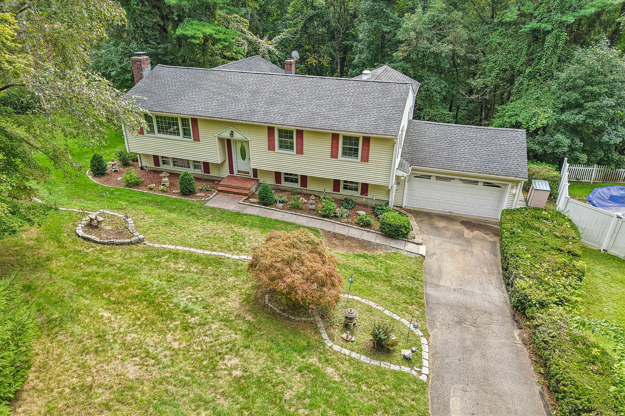 Hillcrest Rd-S1809-047.jpg