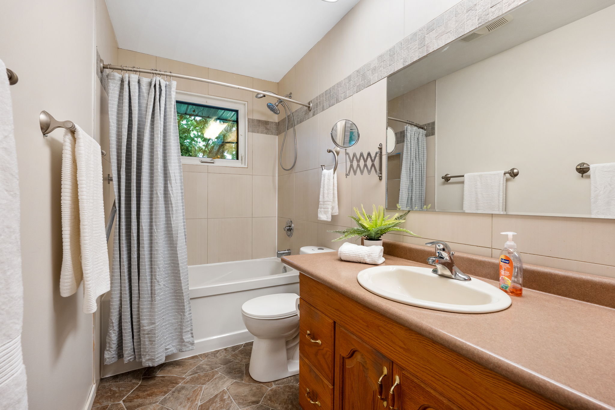6 Keats Way - Interior-14
