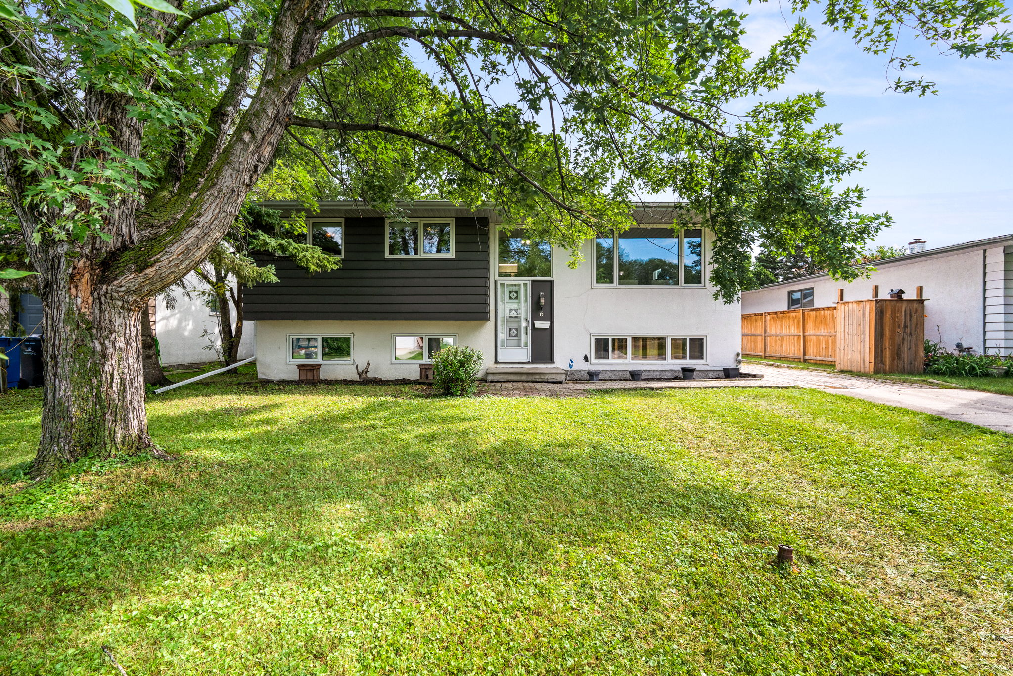 6 Keats Way - Exterior-13