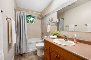 6 Keats Way - Interior-14