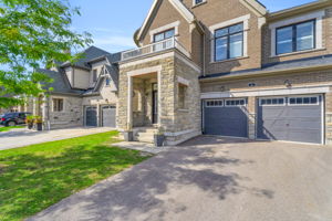 Front Porch/Entrance