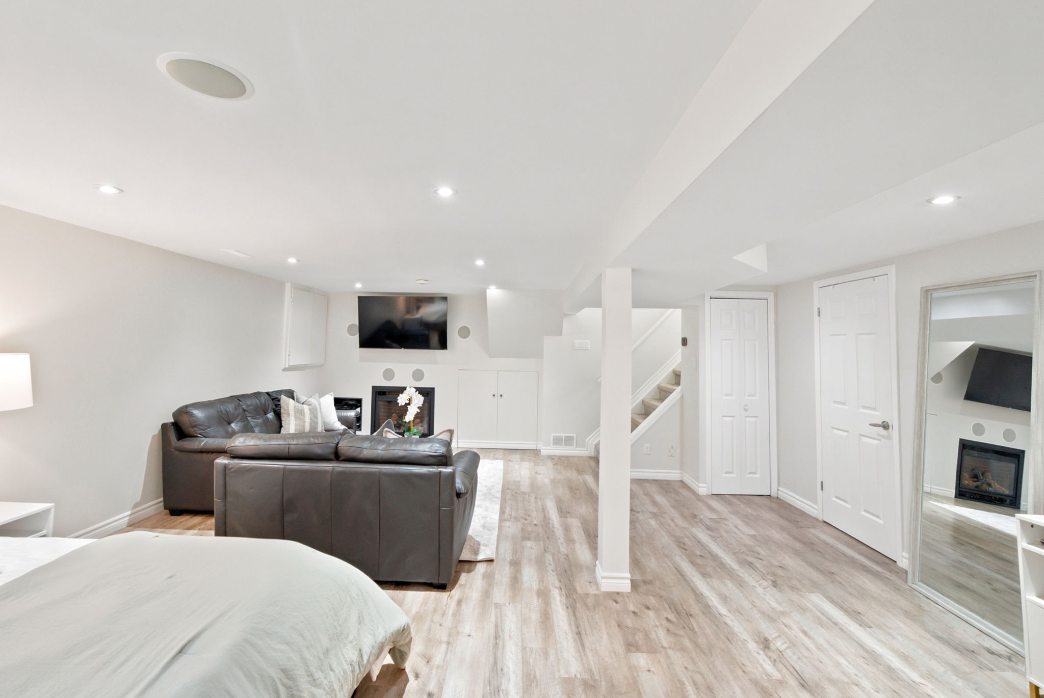 Photo 67