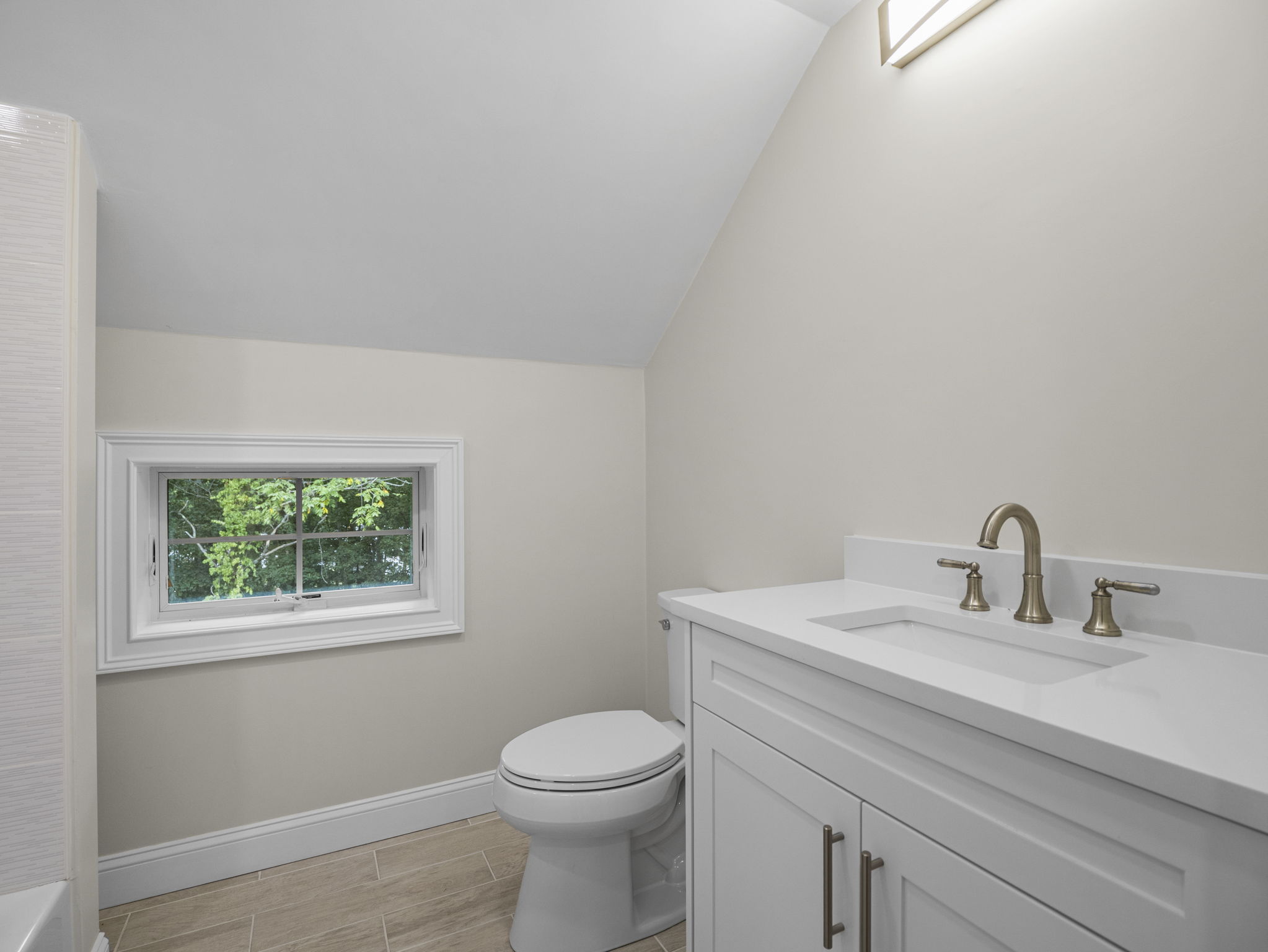 6 Lovis Ave Wakefield MA 46