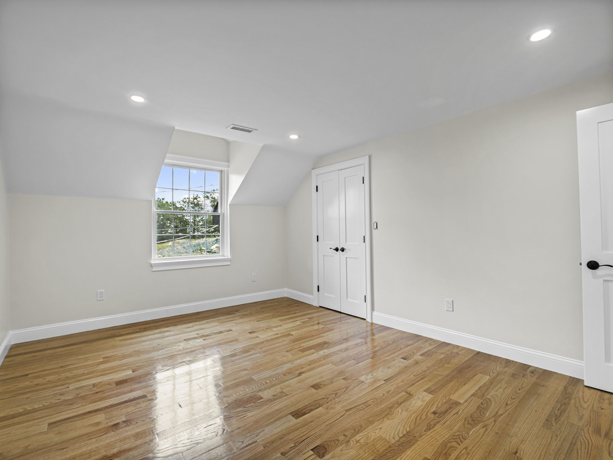 6 Lovis Ave Wakefield MA 40