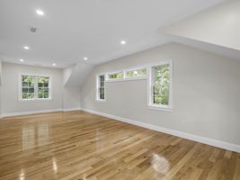6 Lovis Ave Wakefield MA 50