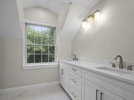 6 Lovis Ave Wakefield MA 45