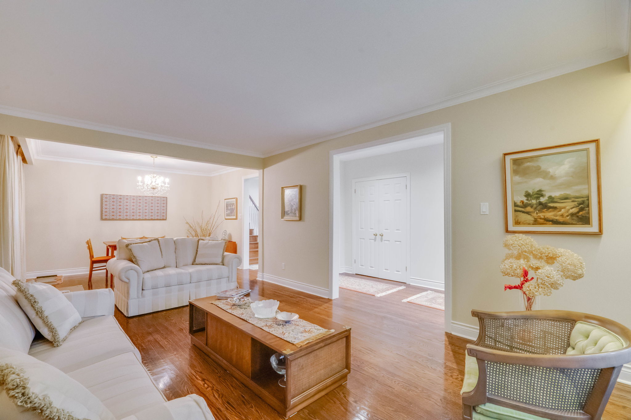 6 Mango Dr Toronto, ON M2K 2H6