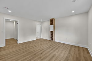  Photo 44