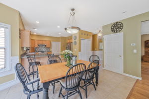 Kitchen/Eating Area