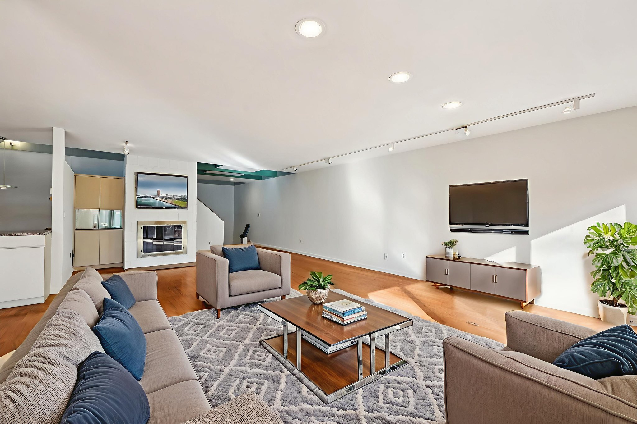 Old Quarry Rd-S0512-008 virtually staged.jpeg