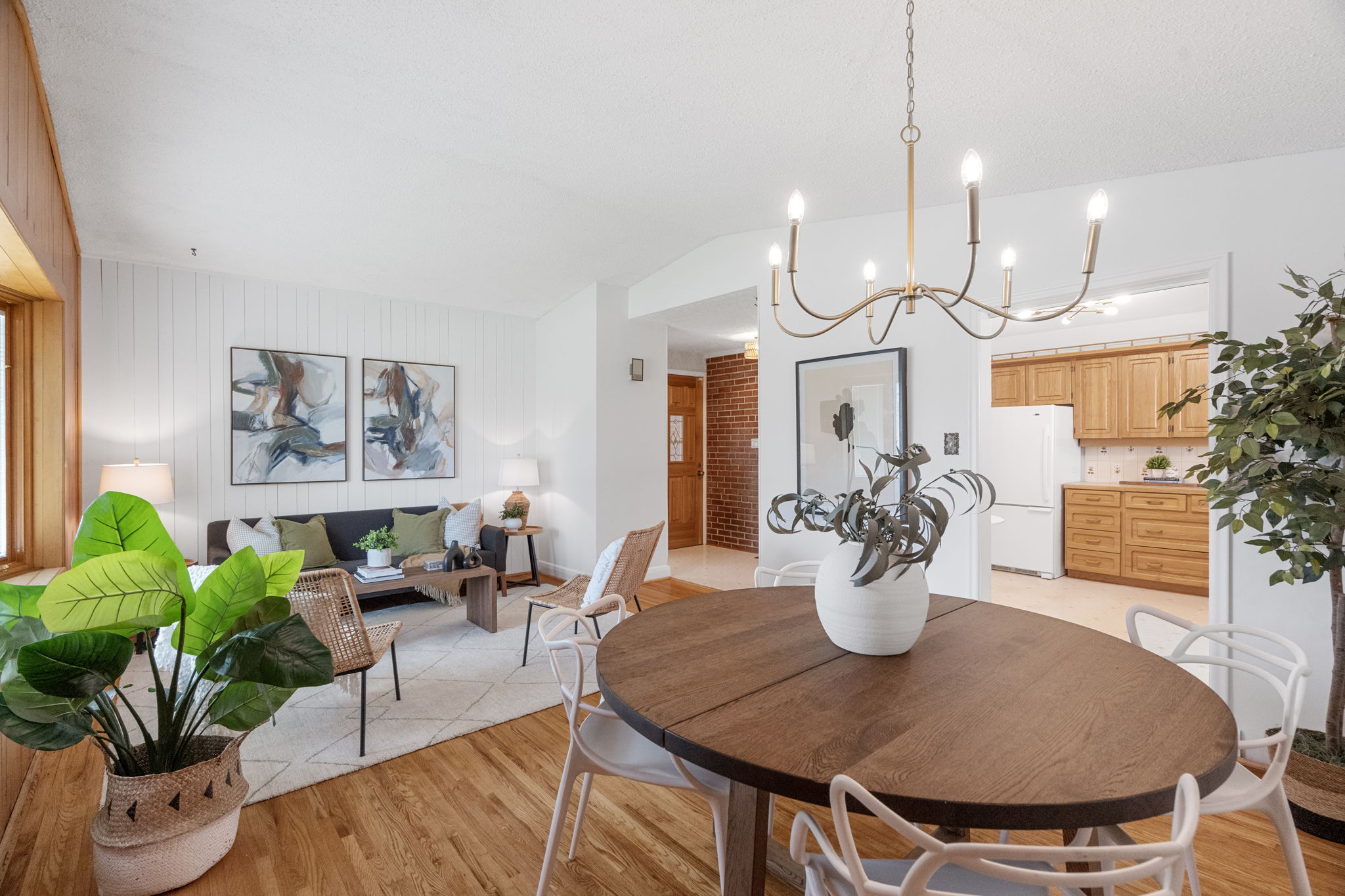 6 Panmure Crescent Toronto, ON M1K 4Y6