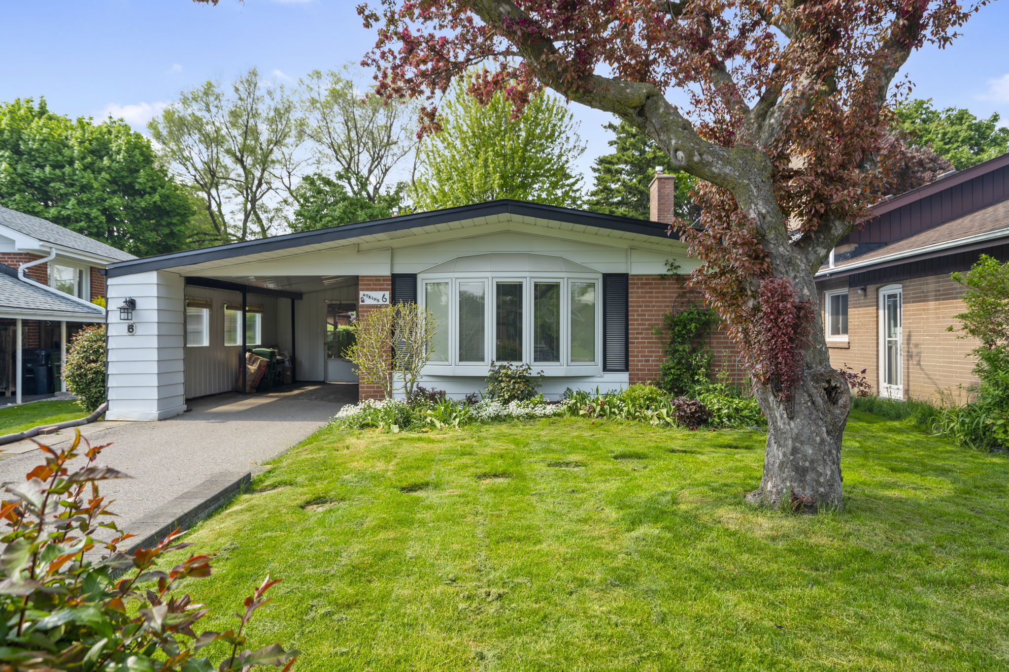 6 Panmure Crescent Toronto, ON M1K 4Y6