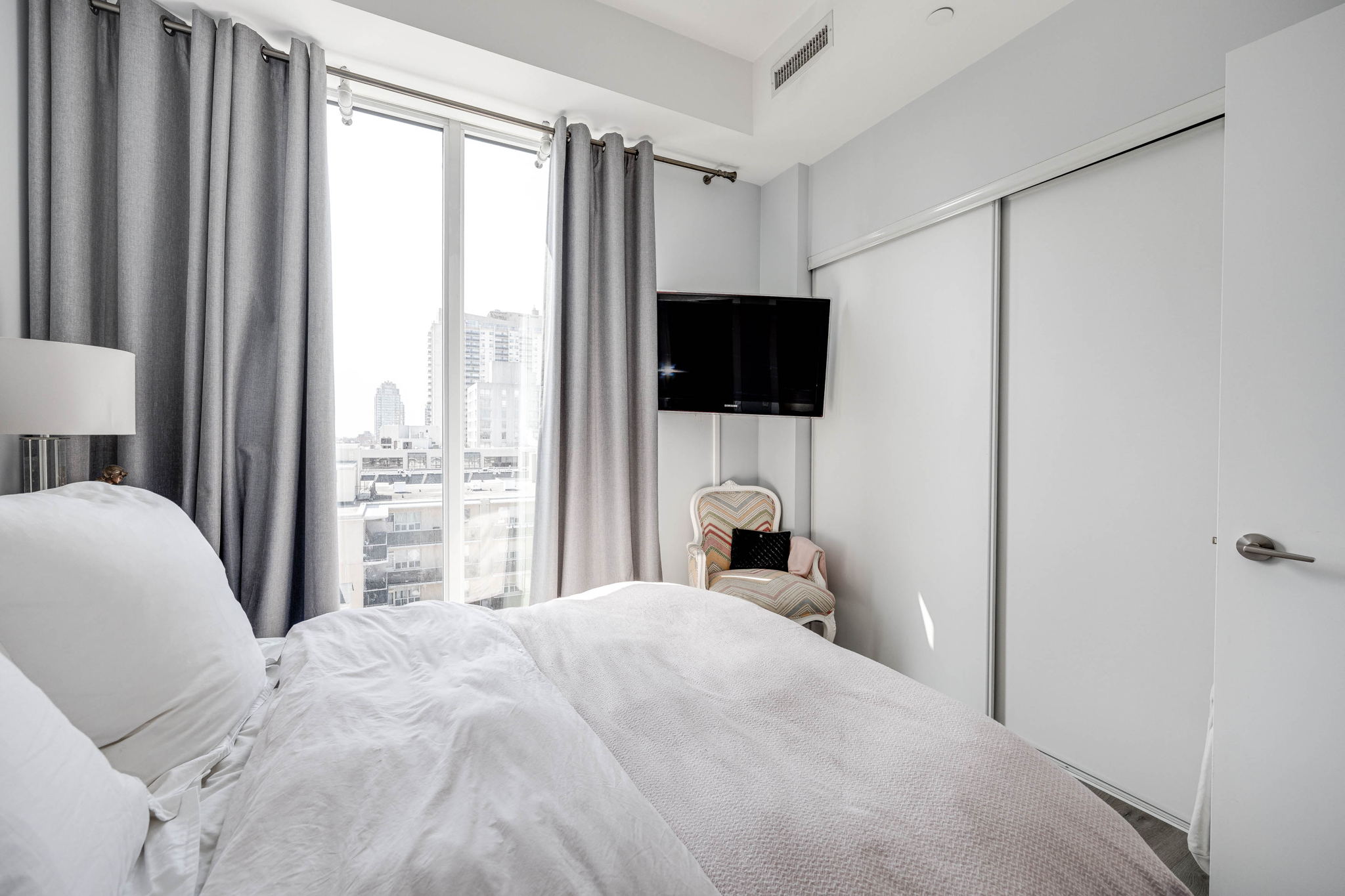 Toronto property showcase — delivered property photograph 16