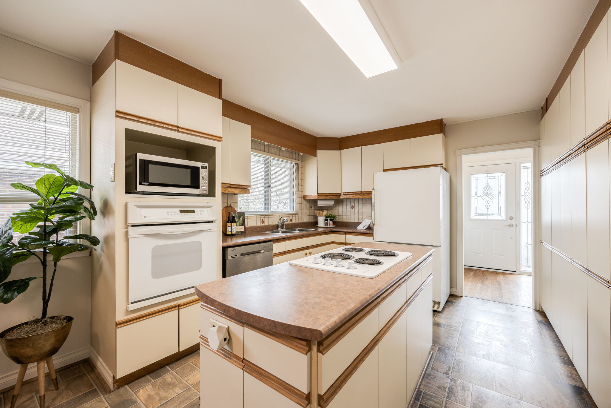 Toronto property showcase — delivered property photograph 11