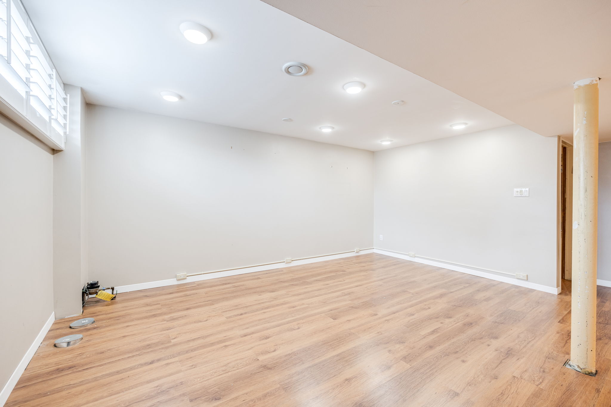 Toronto property showcase — delivered property photograph 36