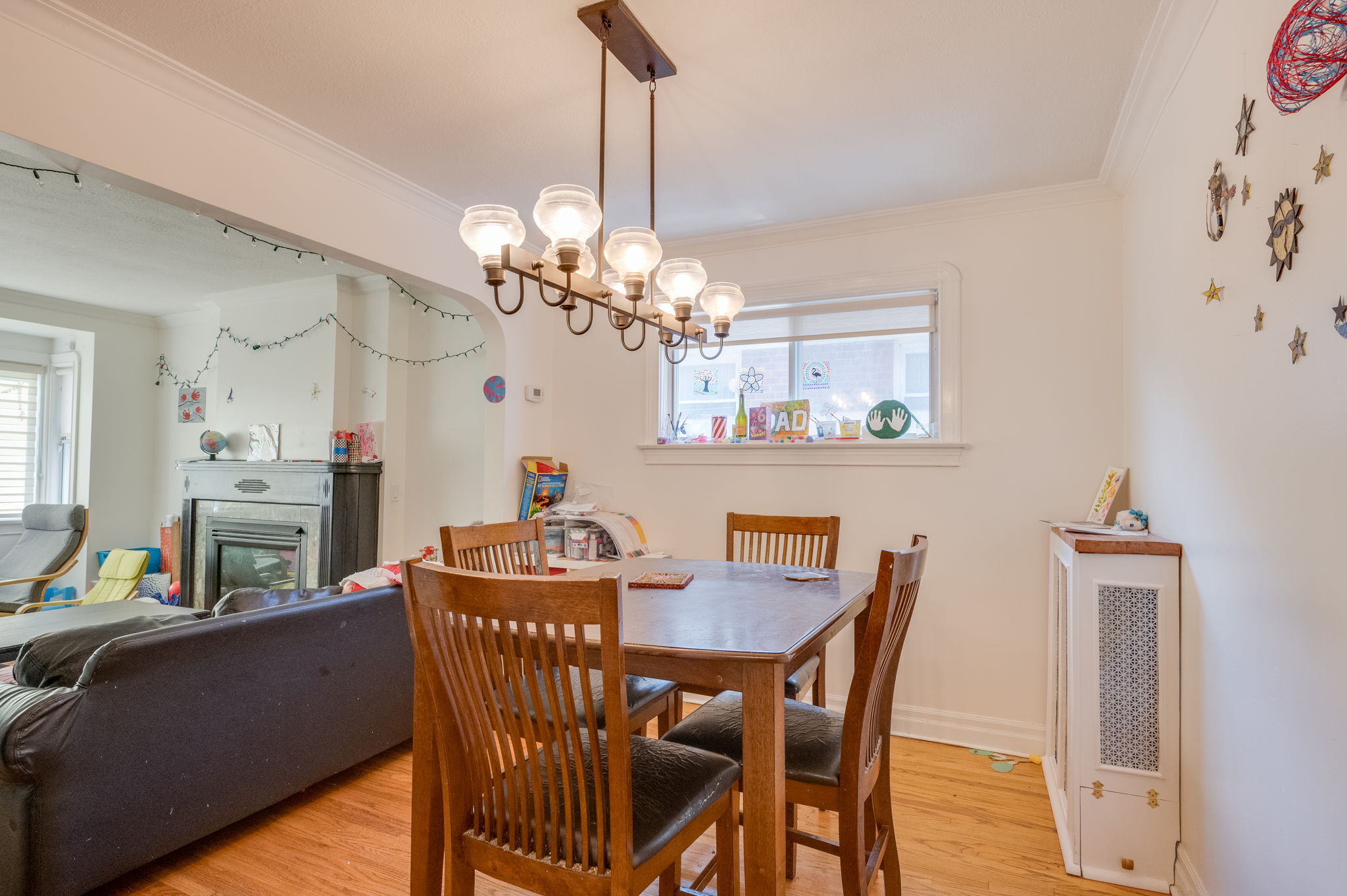 6 Roblin Ave Toronto, ON M4C 3P8