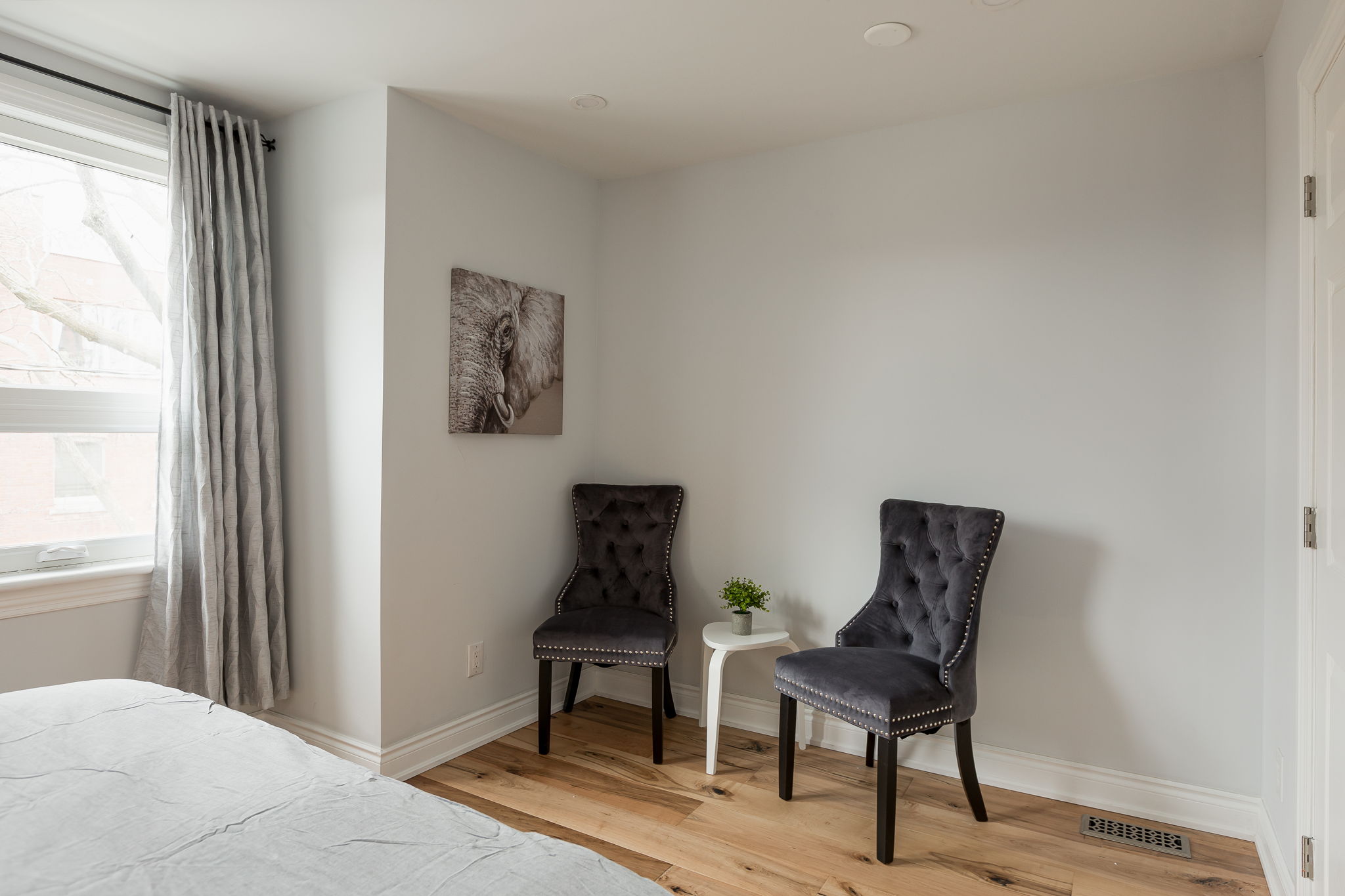 Toronto property showcase — delivered property photograph 25