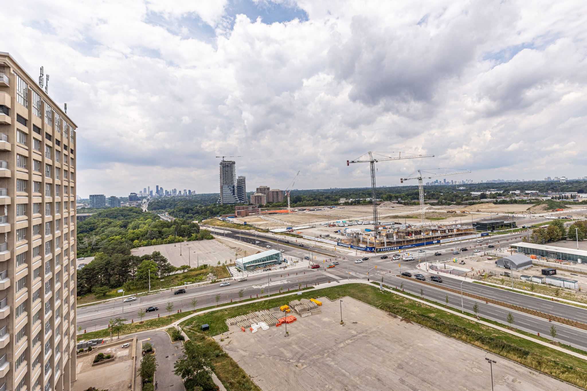Toronto property showcase — delivered property photograph 31