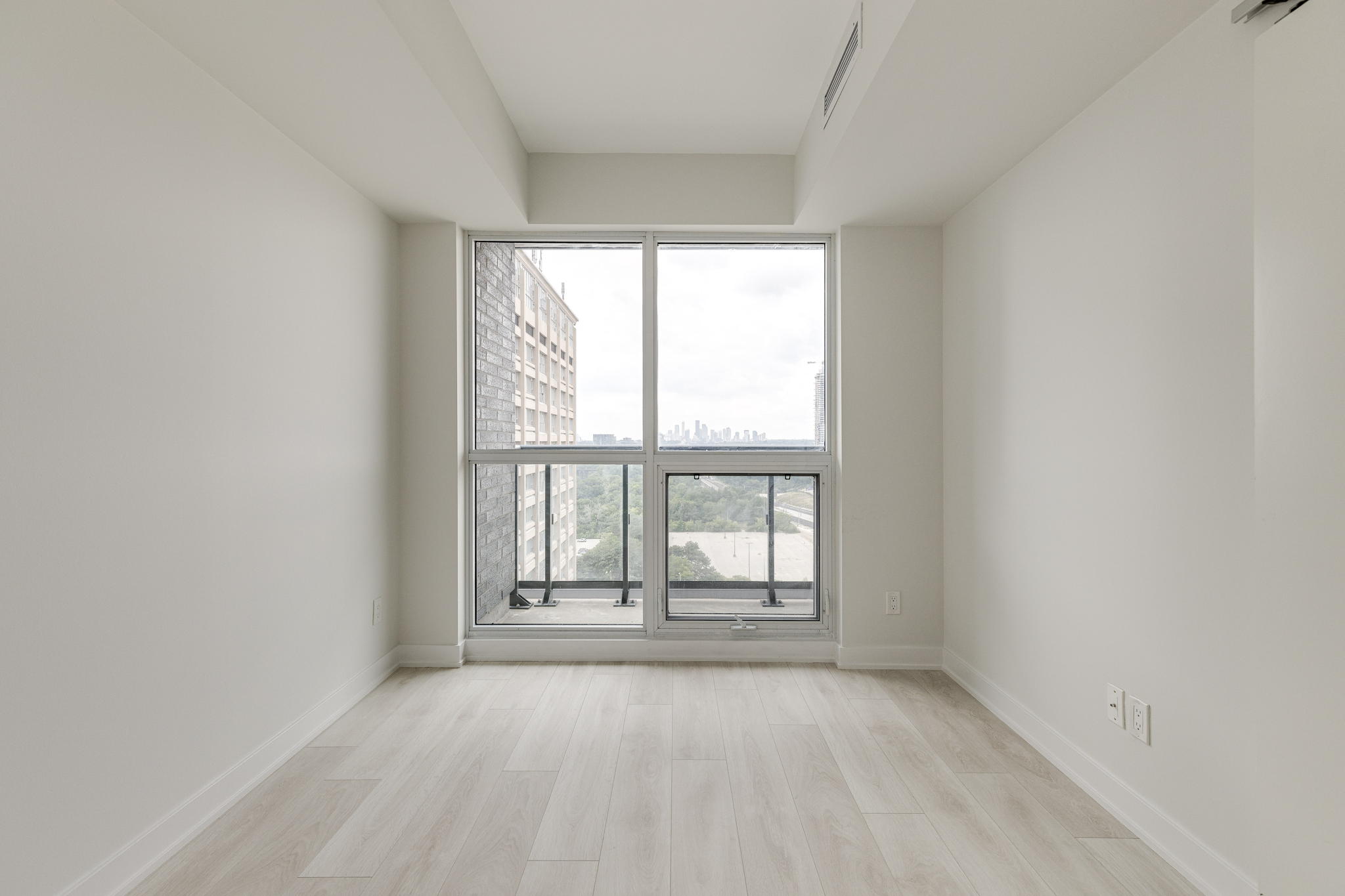 Toronto property showcase — delivered property photograph 23