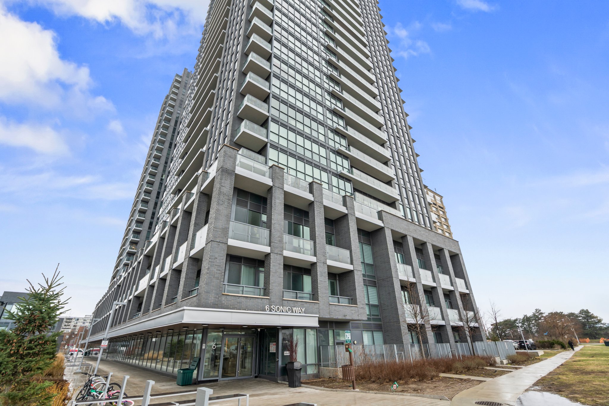 6 Sonic Way Unit 302 Toronto, ON M3C 0P1