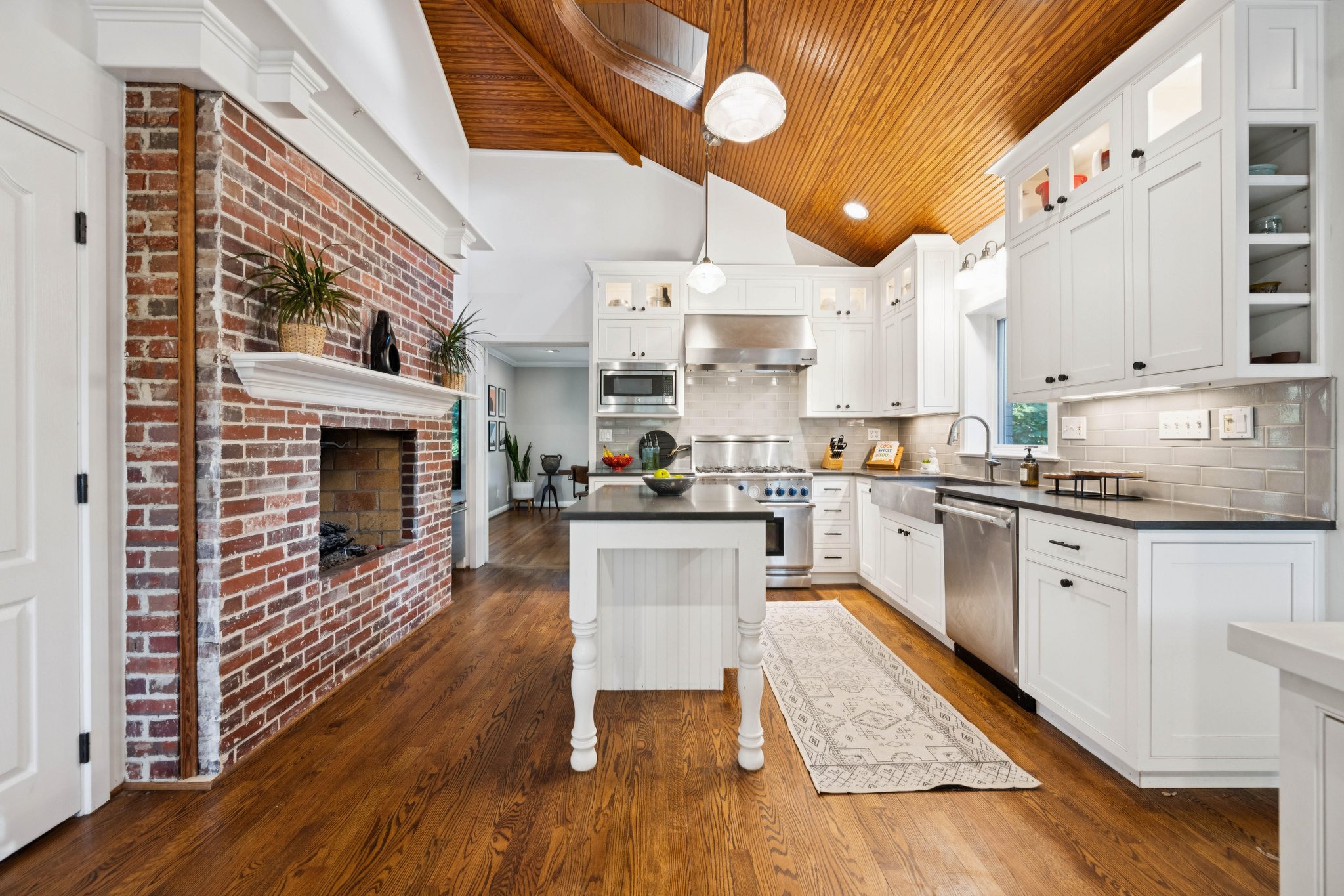 Gourmet Kitchen with Center Island