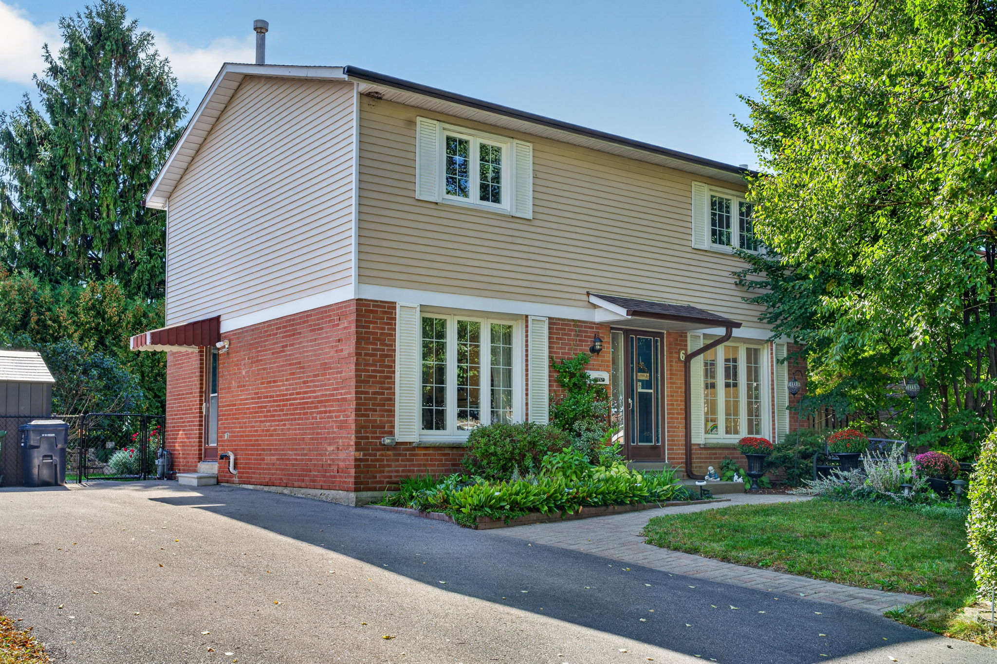 6 Stanbridge Ct Toronto, ON M1B 2S5