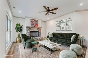 DSC07728_29_30-2 virtually staged.jpeg