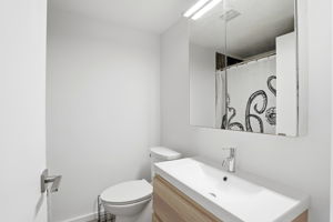  Photo 33