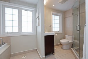3rd Floor Ensuite Bathroom